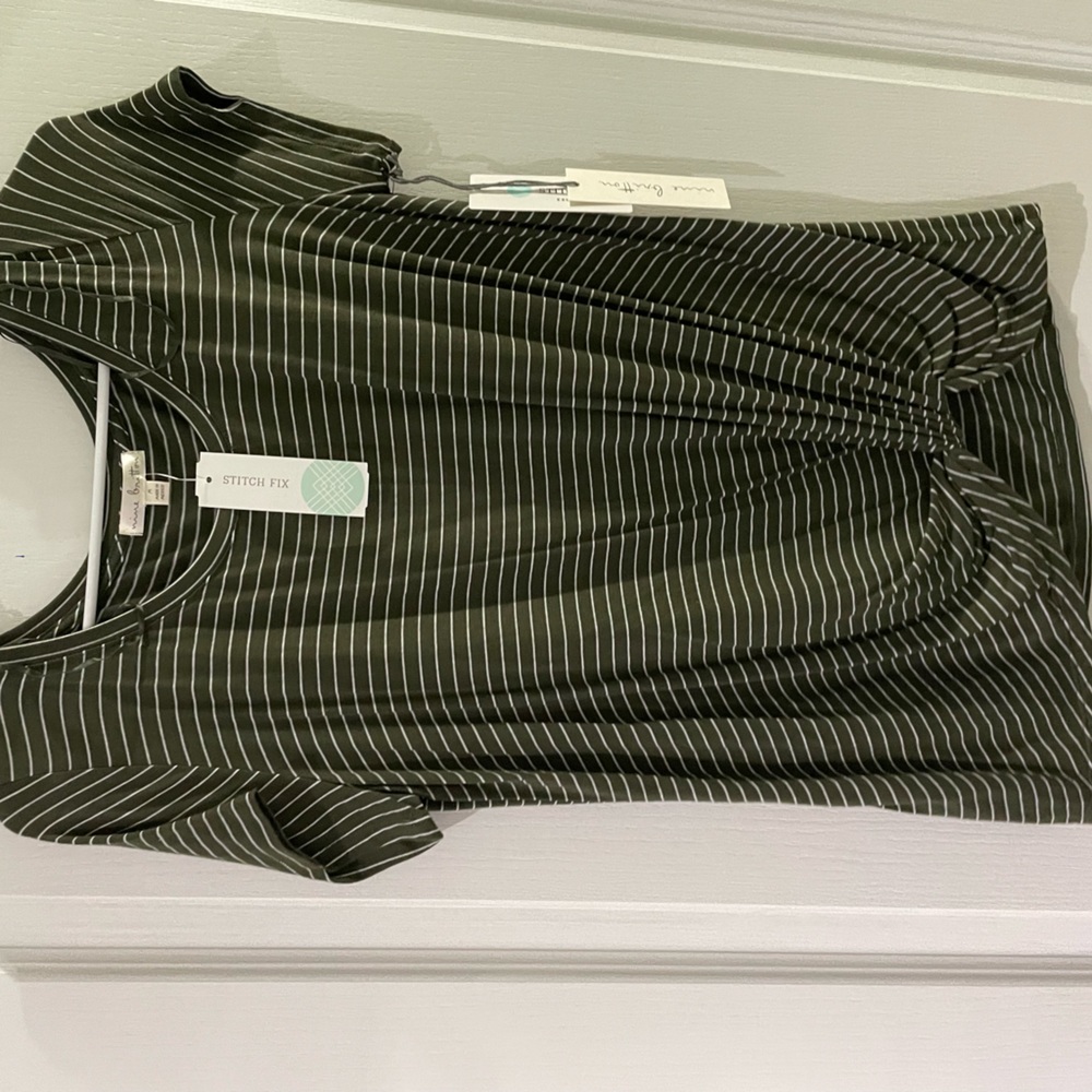 NWT Nine Britton green stripe knot tshirt. Size Medium